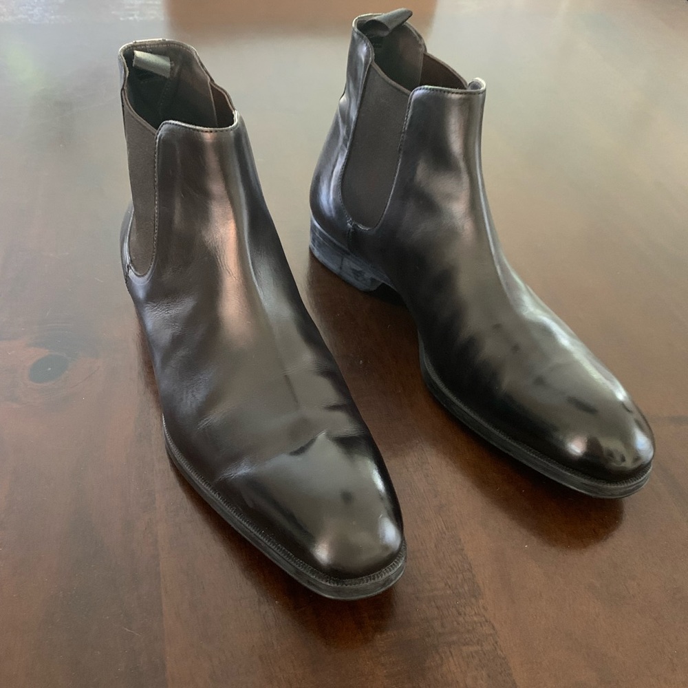 Black leather Chelsea boot.